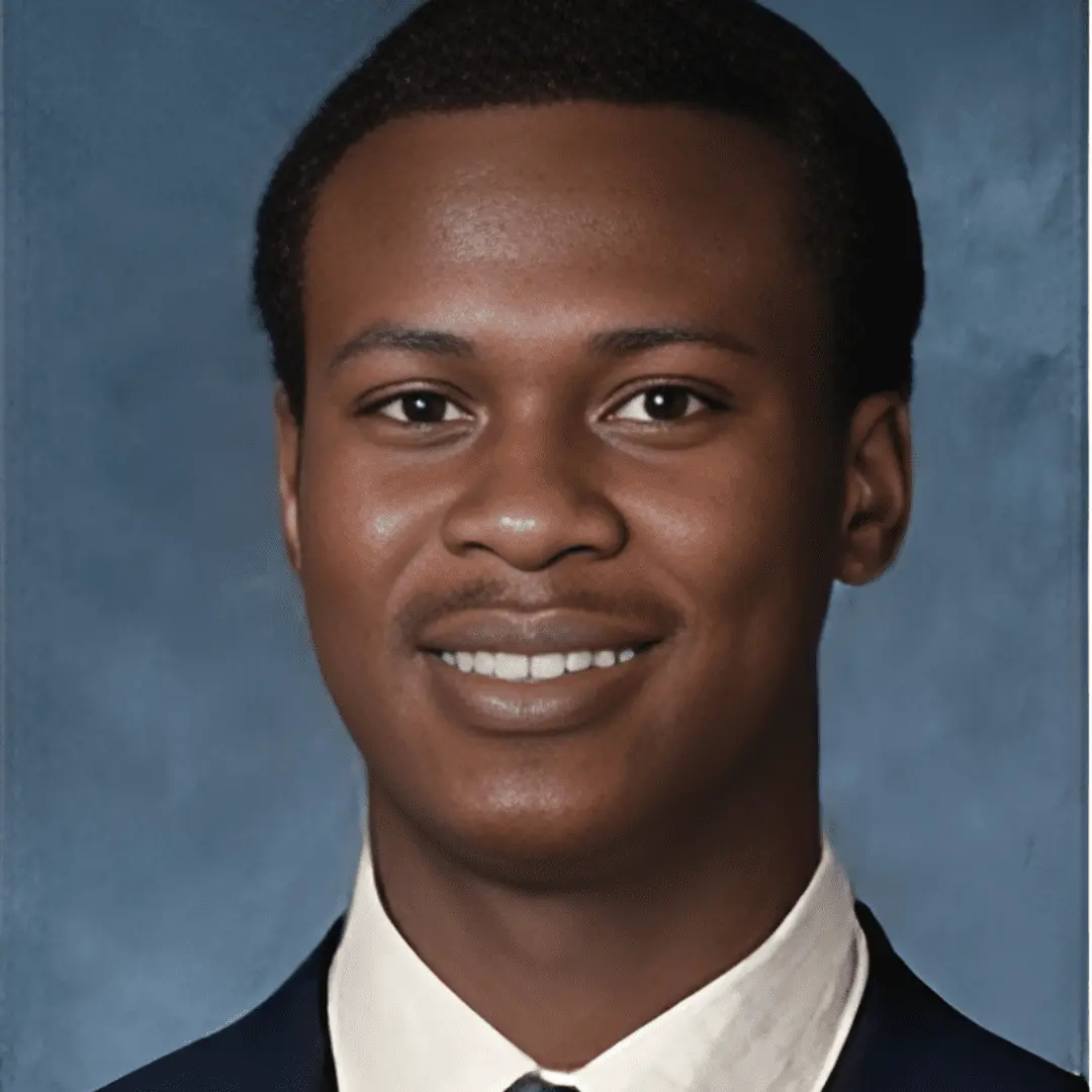 Headshot of Curtis
